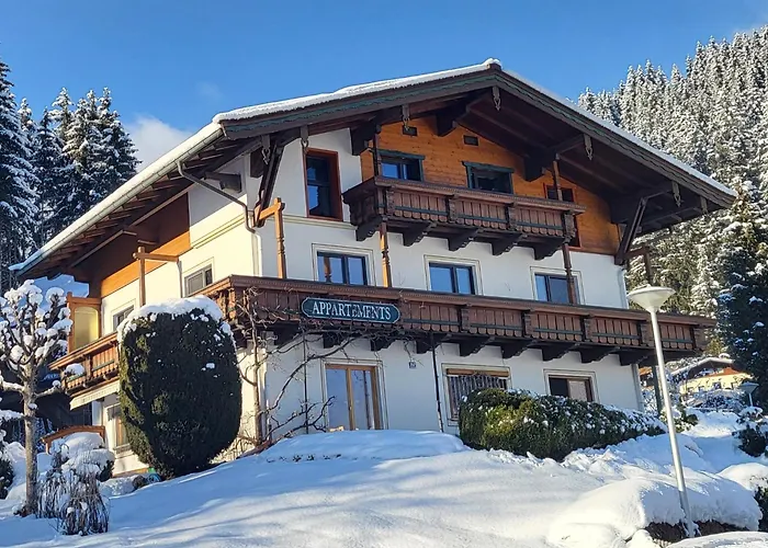 Am Waldrand 252 *